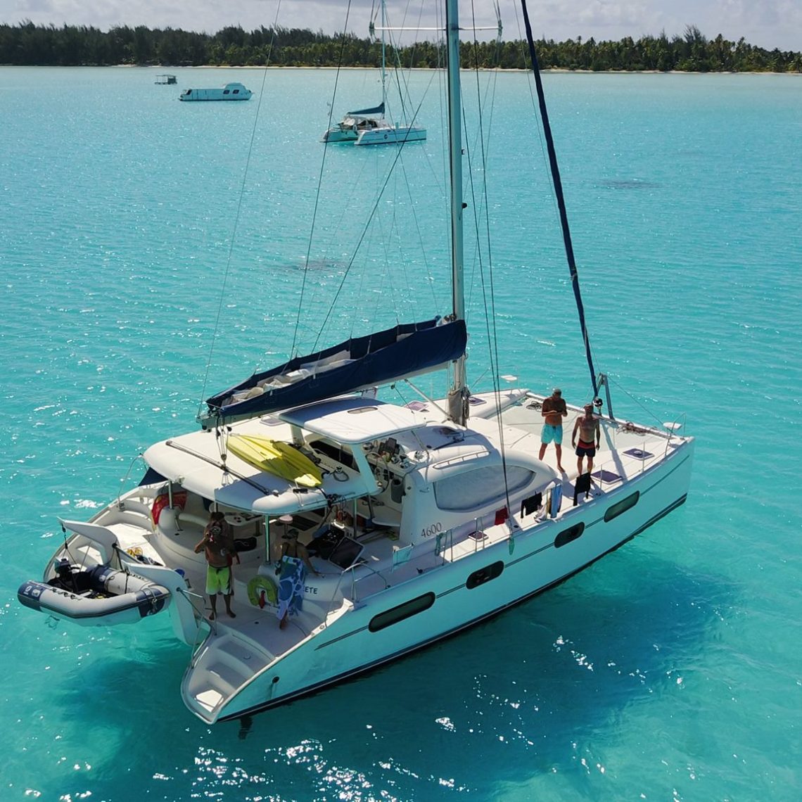 L'Escapade Charter Tahiti boat